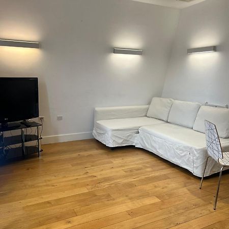 One Bedroom Apartment In Holborn Londen Buitenkant foto